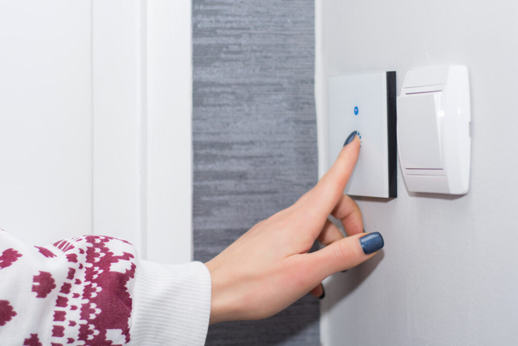 Smart Bulbs vs. Smart Switches: What's the Difference?